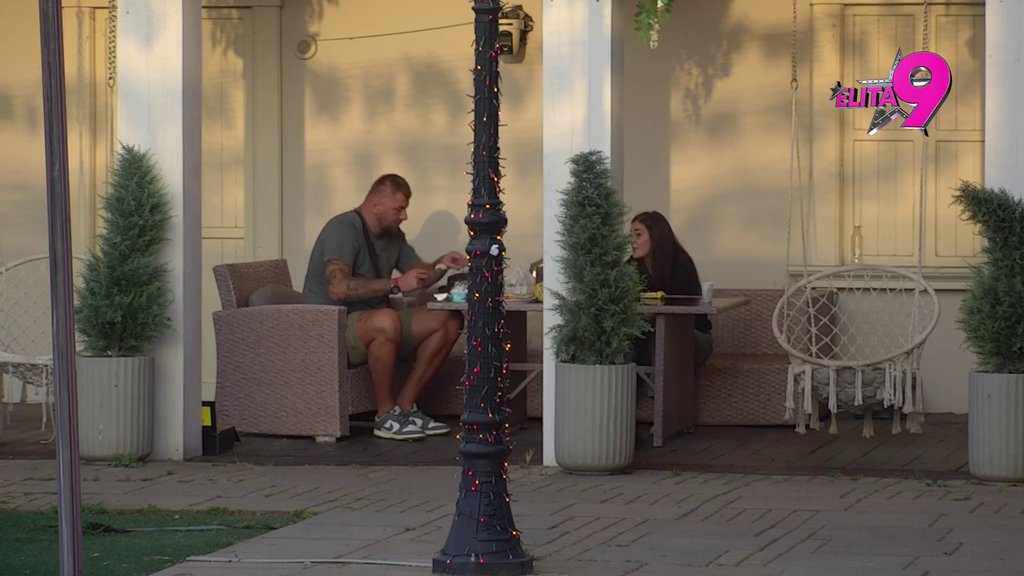 Ori se dvorište! Janjuš zaurlao na Anastasiju jer mu je posle bukvice spomenula ćerku: Makni se kretenko, samo da mi je videti tvog ĆAĆU (VIDEO)