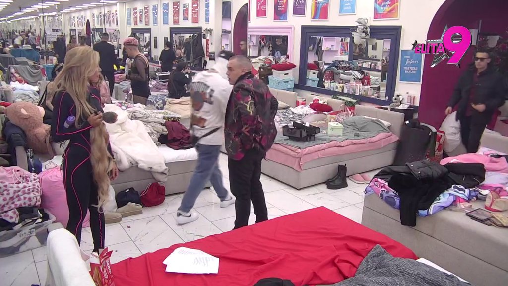 Pukao mu film: Ilija Pečenica pobesneo kao ris i rešio da više nijednoj takmičarki ne pravi frizuru! (VIDEO)