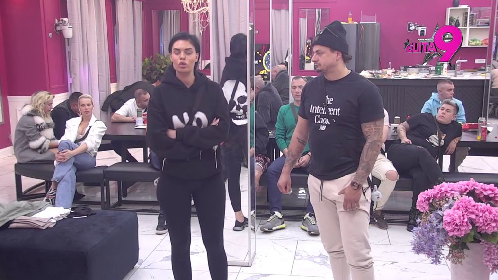 Zaurlala iz petnih žila: Mini pala roletna i Terzu upozorila da se ne igra s njom, on rešio da obustavi svaku komunikaciju! (VIDEO)