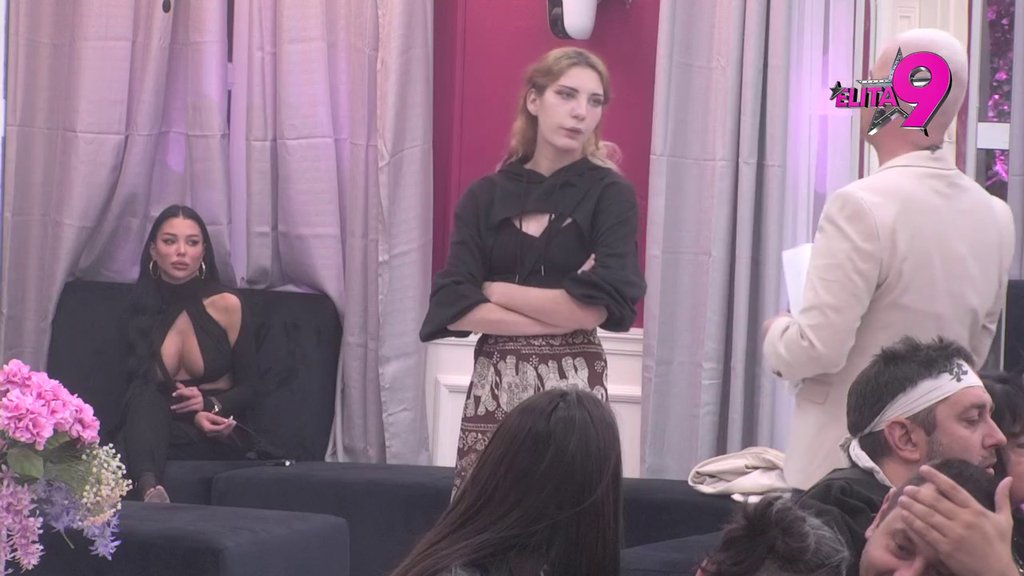 Karambol u Beloj kući: Bukti rat Anastasije i Hane, pale teške optužbe! (VIDEO)