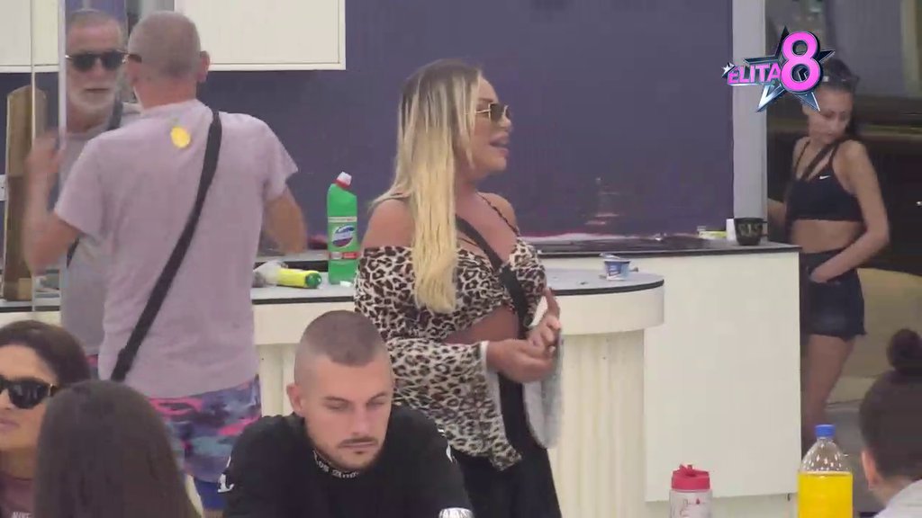 Drami ako se ne okupam za 12 minuta: Marko otkrio način na koji ga Sanja maltretira, ona ga sačekala sa osmehom! (VIDEO)