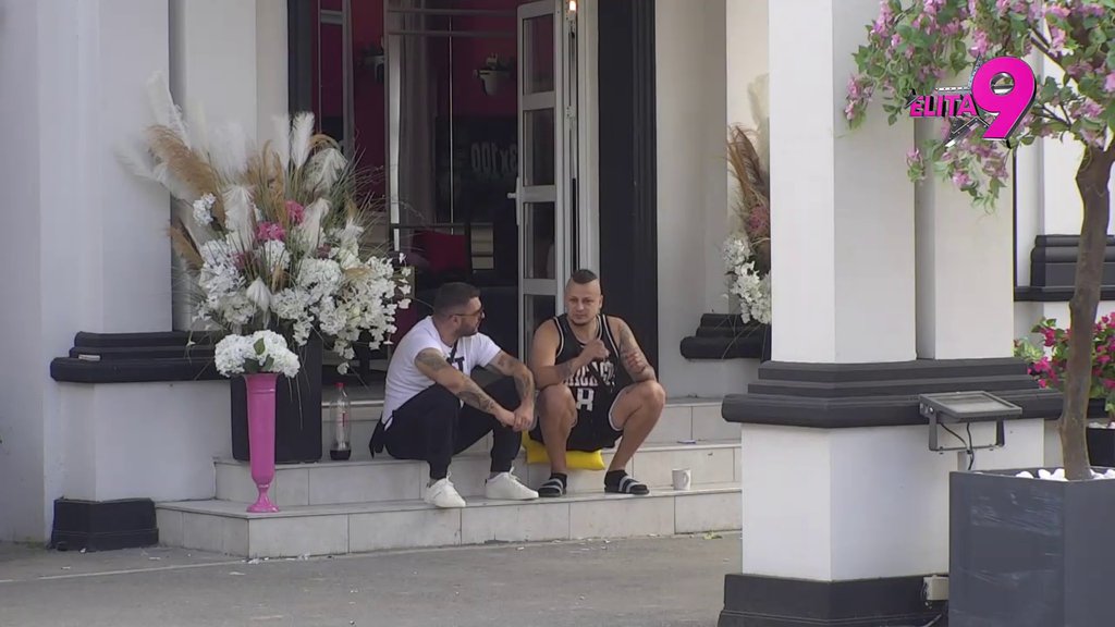 Pitao sam je što me vređa na tiktoku, ona je rekla da tako zarađuje: Terza i Asmin zajedničkim snagama opleli po Milici, Uroš uzvratio (VIDEO)