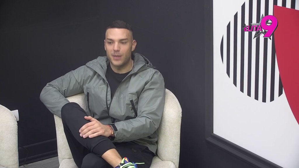 Čovek kada prođe, mora da se okrene za njom: Anđelo ne skida osmeh dok priča o Aneli, priznao da su njih dvoje isti kao Alibaba i Maja (VIDEO)