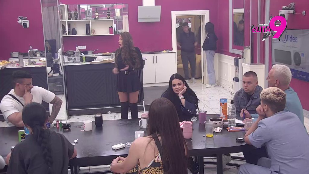 RASULO SE PRIJATELJSTVO U PARAMPARČAD: Maja i Sofija napravile RAZDOR između Asmina i Terze, zbog žena ušli u žestok verbalni okršaj! (VIDEO)