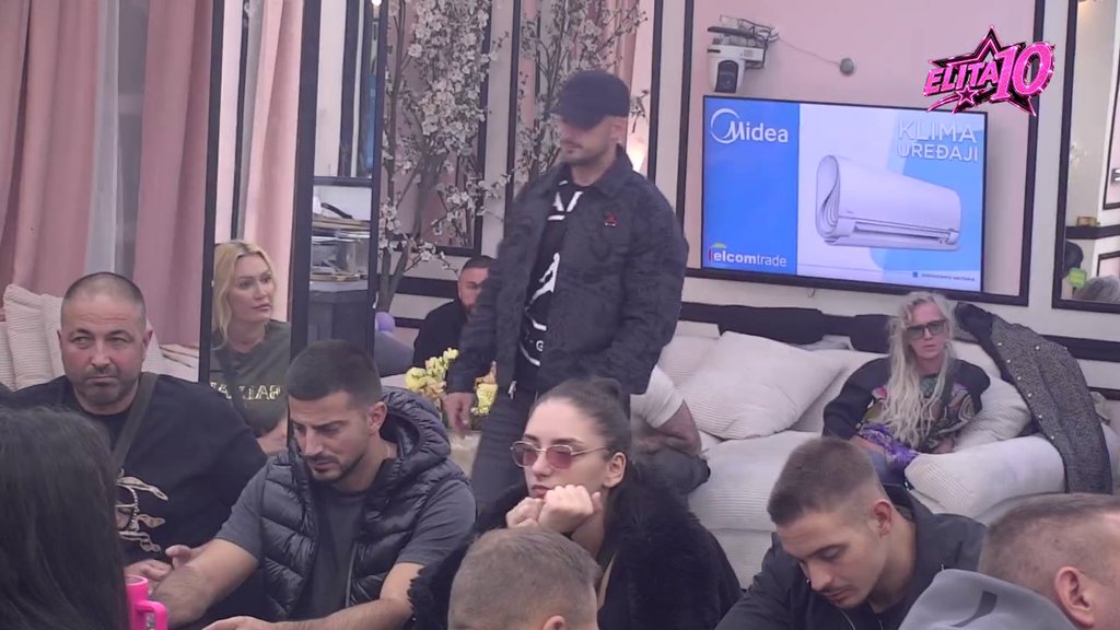 Kad god dobijem batine, uzima mi se ključ... Sanja se ne zaustavlja u iznošenju prljavog veša, Stefanović ključa (VIDEO)