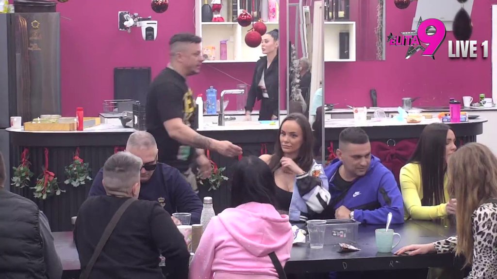 Sve ću da radim da ih razdvojim: Bebica zapretio Tezi tužbom, pa dobio rafalnu paljbu od njega! (VIDEO)