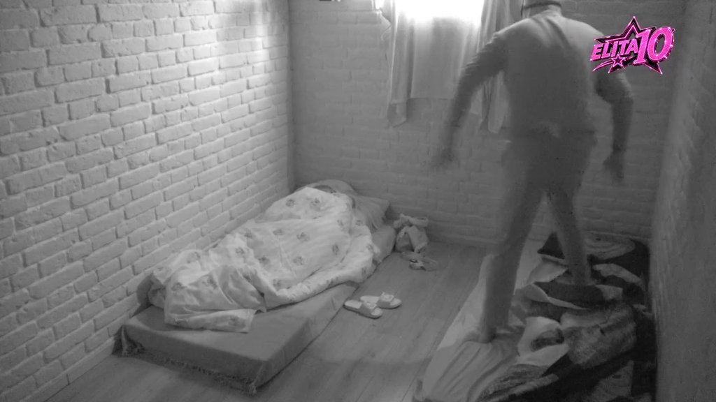 Aneli zaspala pored Cara mirnim snom: A evo šta je za to vreme radio Đukić (VIDEO)