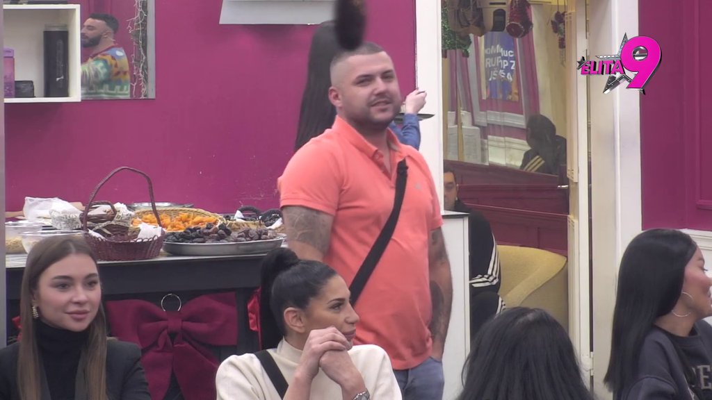 Kakav blam! Zorica ne zna gde živi Deda Mraz, ali zato zna Kačavendino devojačko prezime (VIDEO)