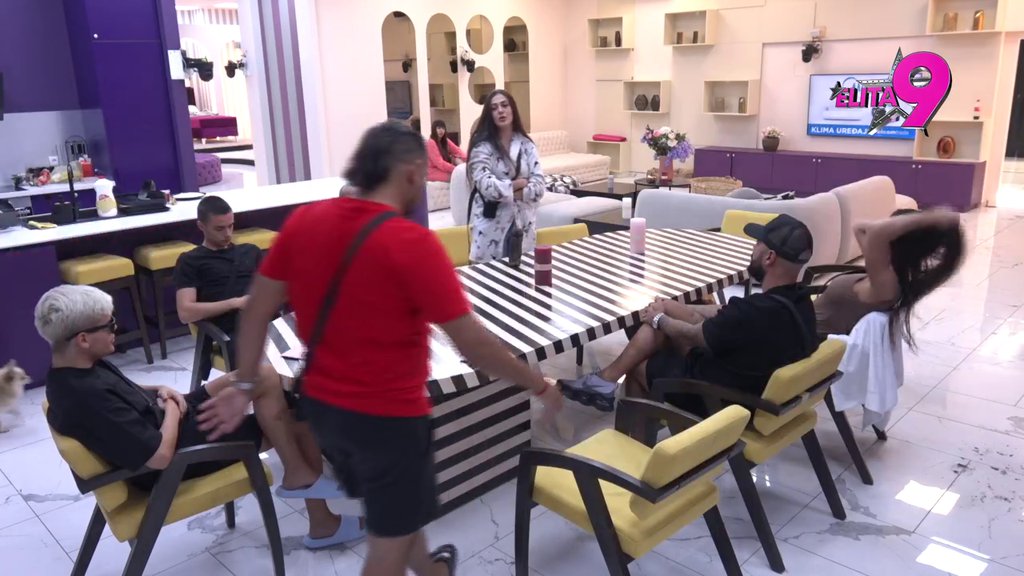 Uroš testira Asminovo strpljenje! Totalno promenio ploču, ne može da ga gleda očima: Luka raste kao kvasac! (VIDEO)