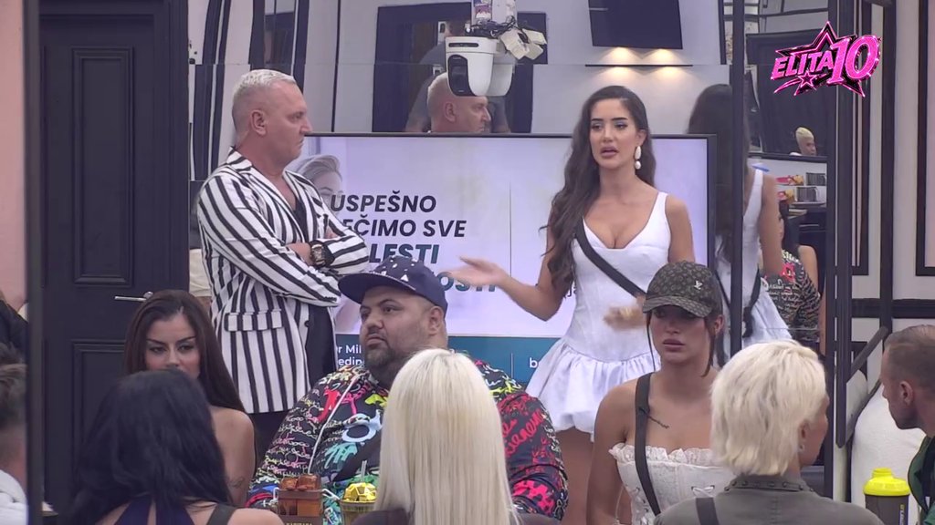 Ne smatram ga prijateljem: Janjuš obelodanio svoje mišljenje o njegovom odnosu sa Carem, pa Anđela ispreskakala klan Pere Kvržice! (VIDEO)
