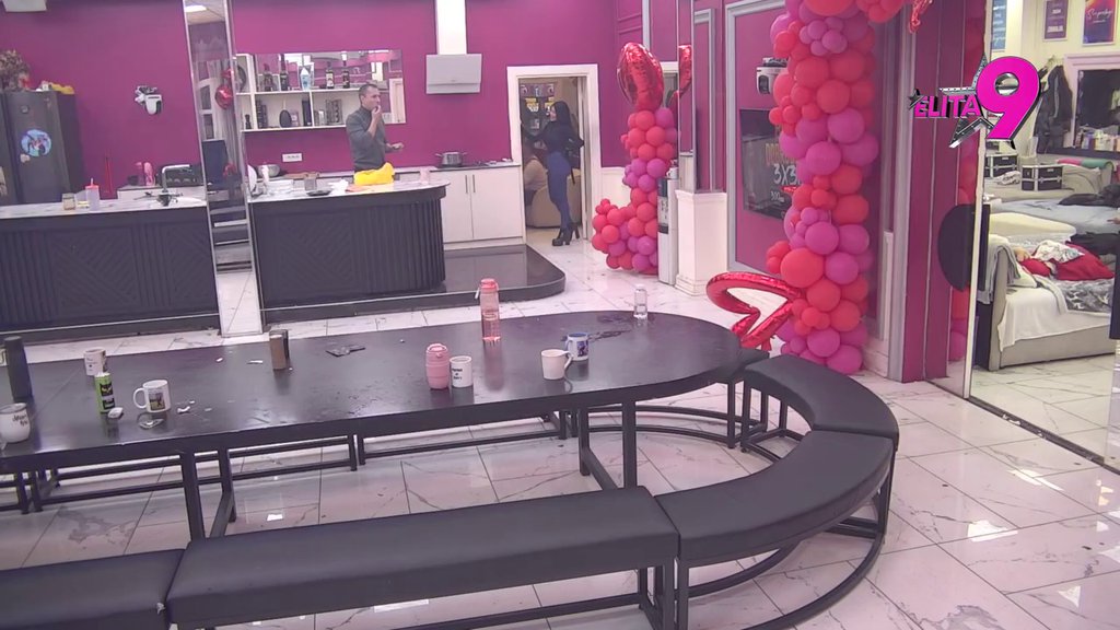 Veštački ili pak, nije?! Luks napravio mesta za Asmina, Maja počela odmah da divlja (VIDEO)