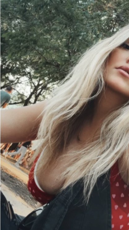 KIJA KOCKAR OTIŠLA NA KARIBE! Uživa za sve pare, slika se na plaži i pokazuje pogled iz hotela: EVO KAKO IZGLEDA LUKS SMEŠTAJ (FOTO)