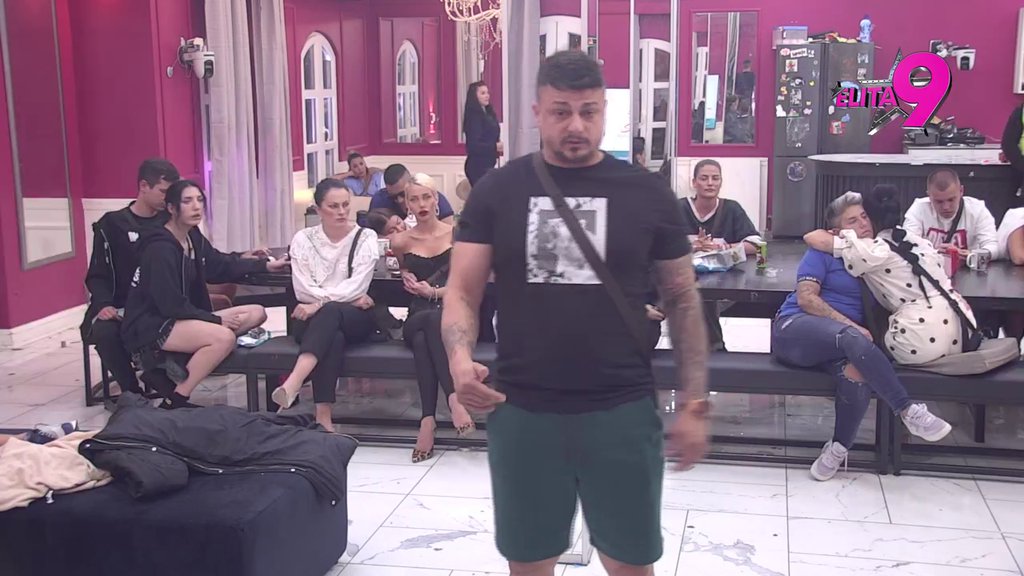 Pala maska Hane Duvnjak: Terza razotkrio kako ga muva, sve vreme radi Neriu iza leđa! (VIDEO)
