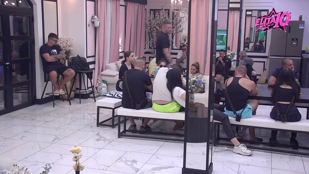 Vinuo ga u nebesa: Nemanja uputio pregršt pohvala na Janjušev račun, pa uputio posebne reči na Anđelin račun! (VIDEO)