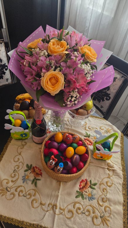 Često se dešavalo da ofarbam jaja, a porodica nije na okupu: Bivša modelsica i voditeljka Anastasija Buđić otvorila vrata svog doma za Pink.rs za Vaskrs, pa priznala: Nešto što je obeležilo moje detinjstvo je...