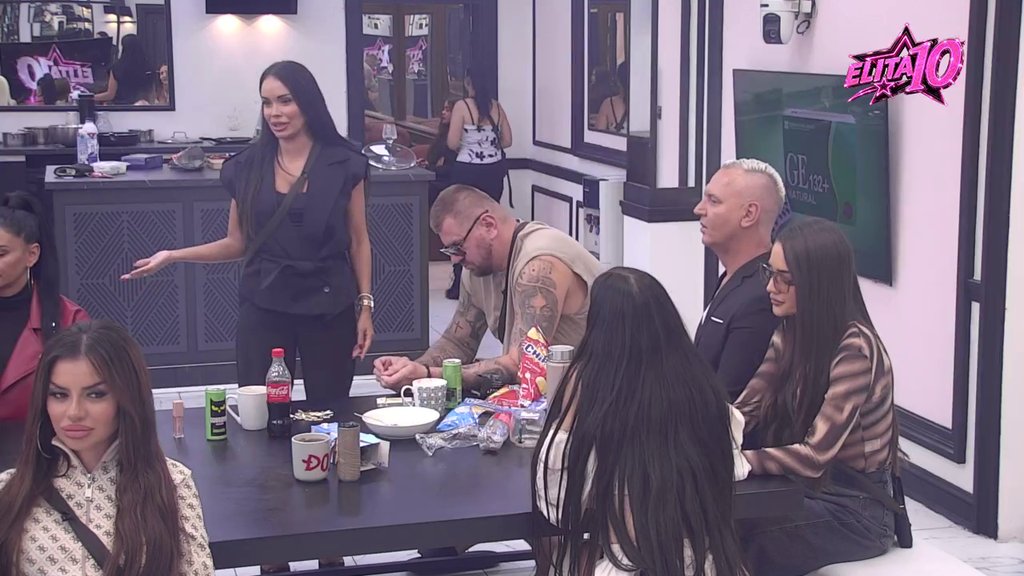 Sada je i zvanično! Janjuš i Sandra rešili da odu korak dalje, rešili da ozvaniče vezu, učesnici ih podržali! (VIDEO)