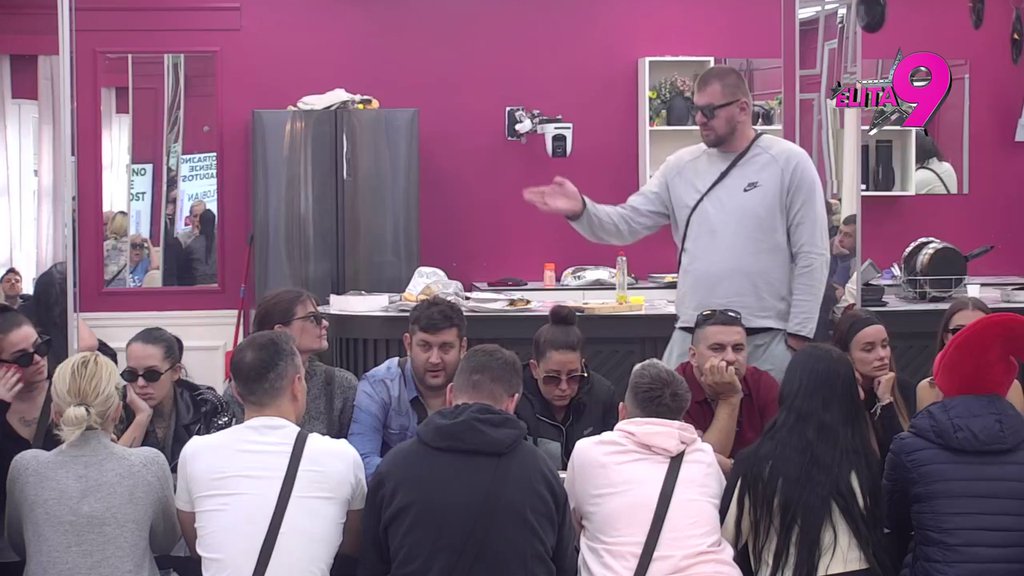 Praviš decu po rijalitiju i bežiš: Uroša pogodio Janjušev potez, pa skočio kao oparen i sasekao ga istinom! (VIDEO)
