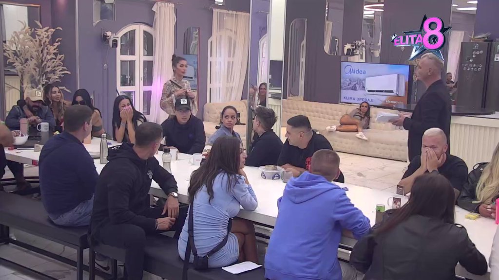 NIŠTA MU NIJE SVETO: Korda zaboravio sve uvrede na račun Aninog pokojnog oca, ona mu priredila hladan tuš!(VIDEO)