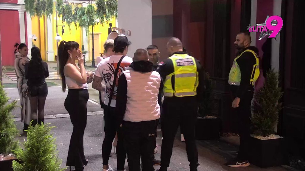 Znala si za veridbu, obmanuli ste naciju: Dača i Bebica nikad žešće zaratili zbog Teodore, obezbeđenje hitno reagovalo! (VIDEO)