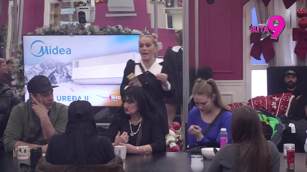 Obećavao si joj posao, pa si očekivao da budeš vođa: Jovana pecnula Boru i izazvala njegov gnev, on na granici da aktivira vređalicu! (VIDEO)