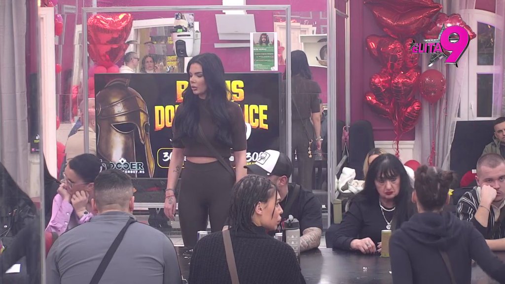 Zamalo zaplakao! Anđela ponovo stigle emocije na pomen mame, Ivan skočio: Ne znam kakav je produkt majke kada uzima palice i razbija po stanu kada je dete tu (VIDEO)