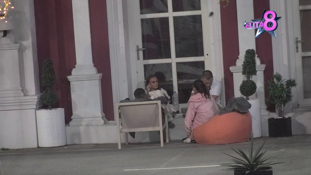 Ubedila ga je da su ih izbacili jedno za drugim da ne bi bili RAZDVOJENI, koja je to priča?! Ena Čolić razvezala jezik o Marku i Sanji, Teodora ostala ŠOKIRANA njihovom svađom zbog prodavnice (VIDEO)
