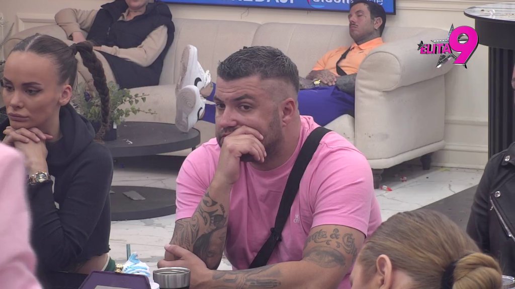 Bez Asmina si nebitna: Janjuš objavio rat Maji Marinković, nastao haos u programu uživo! (VIDEO)