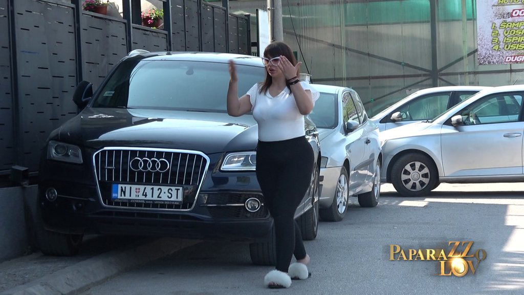 EKSKLUZIVNI PAPARACO! Pogledajte šta je radila Miljana Kulić po izlasku iz psihijatrijske bolnice, PALA NASRED ulice (FOTO)