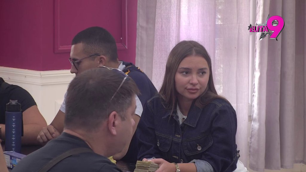 Ti si kompleksašica, voliš Boru: Dača razvezao jezik i Anastasiji sasuo surovu istinu u lice, ona zapenila! (VIDEO)