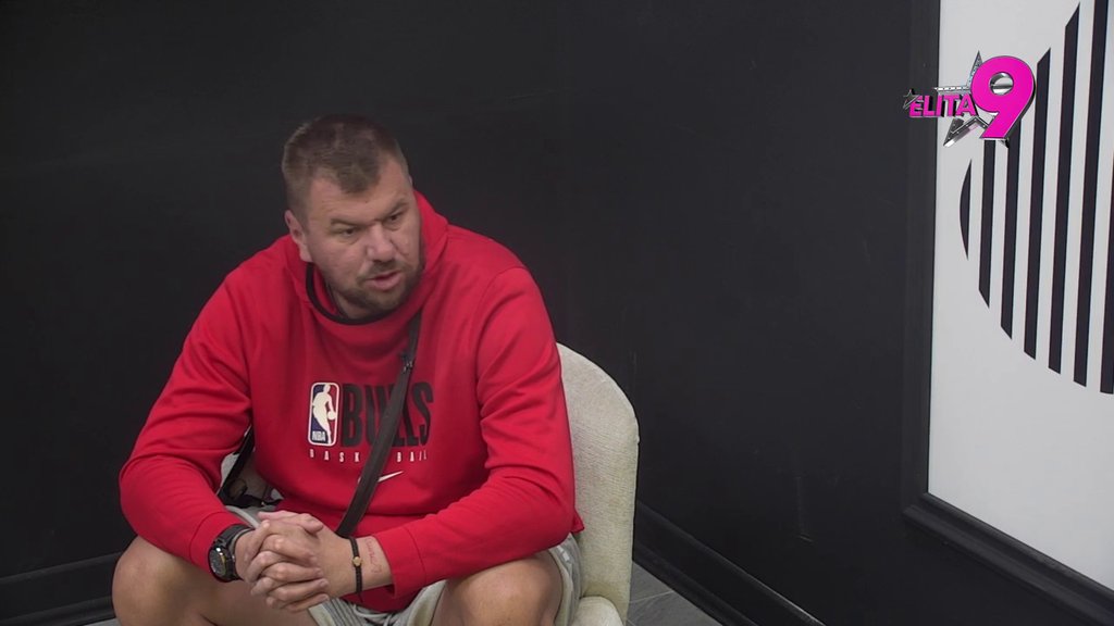 Nemoralna i laka žena, blam me je: Janjuša sramota Kačavendinog ponašanja i priča, opleo po njoj: Grčki maneken je prevario za punjene paprike i piškote (VIDEO)