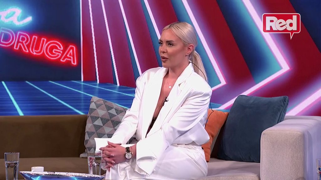 Oboje se bore za Noru, a niko ništa ne radi! Bivša učesnica rijalitija urnisala Aneli i Asmina: On da je otac... (VIDEO)