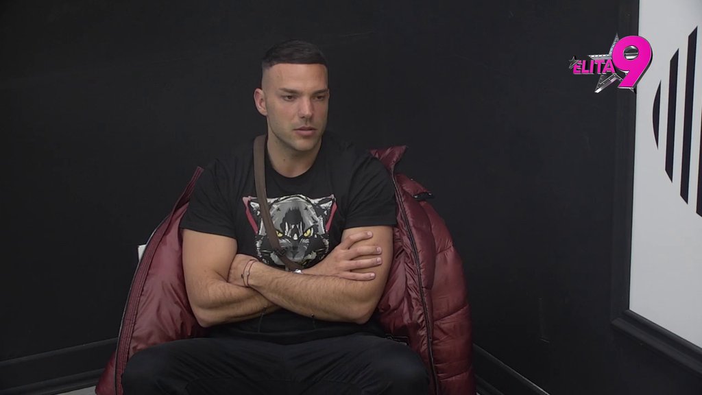 S knedlom u grlu progovorio o Anitinom haosu! Anđelo na pomen njenog divljanja promenio boju, pa priznao: Spremna je da slaže, a da na Boga ne misli (VIDEO)