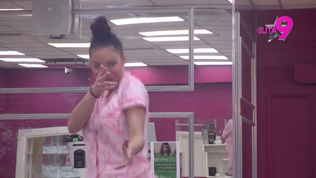 DESINGERICA U ELITI! Maja u transu, pokazala da je najverniji fan njegove muzike! (VIDEO)