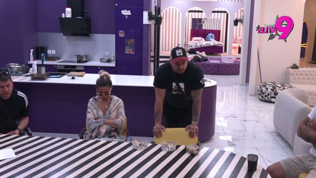 Krune za porodicu i glasače, ali ne i za ćerku! Terza dobio hladan tuš od Uroša: Barbara, ja ću ti kupiti, ti si PRINCEZA! (VIDEO)