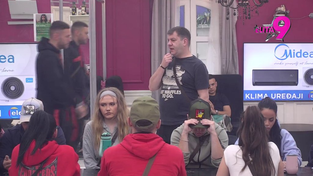 Taki te je upoznao sa Šarenim! Stanija otkrila da Maja ide redom i 'skuplja' njene bivše, mastermajnd je Marinkovićkin tata! (VIDEO)