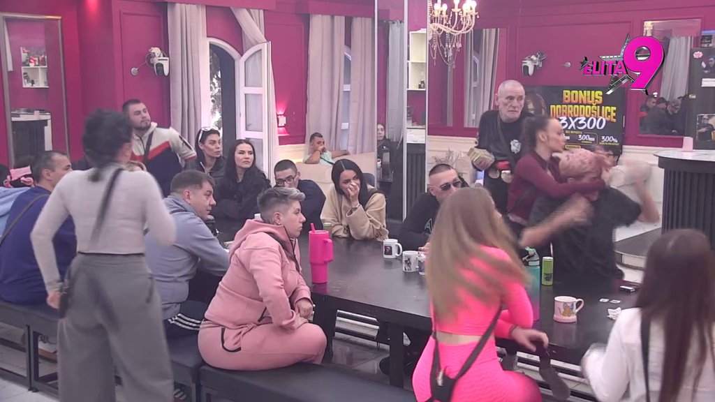 Zbog Đukića i Teodore totalno nemoćan: Bebica više ne zna kako da iskali bes, pa se zaleteo na Uroša!  (VIDEO)