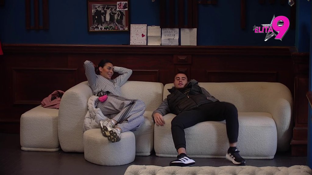 SA 16 SAM VEĆ IMAO BRADU! Viktor daje sve od sebe da zbari Minu, uverava je da je ZRELIJI I NAPREDNIJI nego što izgleda! (VIDEO)