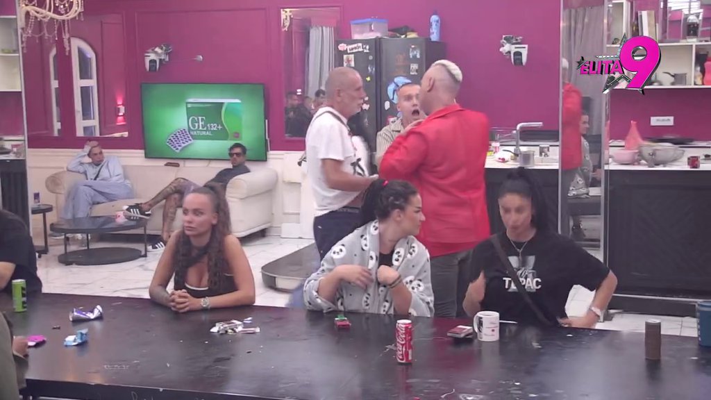 Opasno se zakuvalo za crnim stolom! Dačo brutalno demolirao Lepog Miću, pa ga sravnio sa zemljom: Večeras si se prosuo (VIDEO)