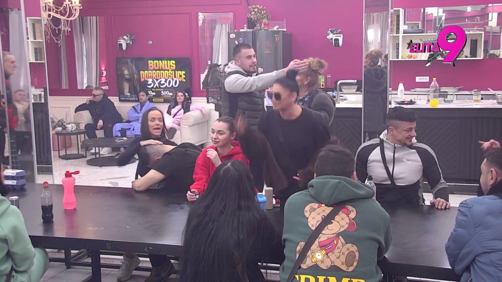 BEŽE OD KRPE KAO DA JE GUBAVA! Lenjost pojedinih učesnika ekskalirala, ne žele čak ni da ulože novac za održavanje higijene! (VIDEO)