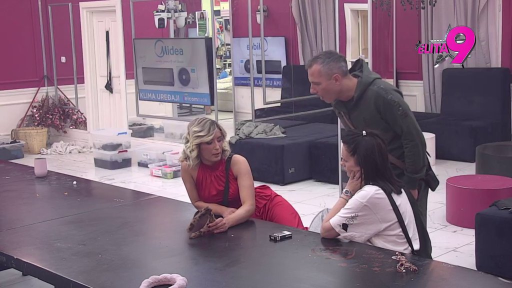 Drama odmah po ulasku! Sunčica dočekala Mikija na zicer, pa ga urnisala pred svima (VIDEO)