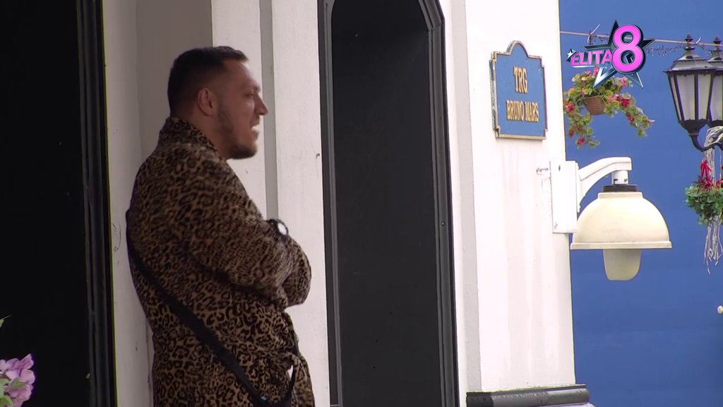 KO JE KOGA TU IZDAO: Kačavenda progovorila o sukobu sa Gastozom, prozvala Džordi, a onda je Anđela otkrila šta zamera bivšoj prijateljici (VIDEO)