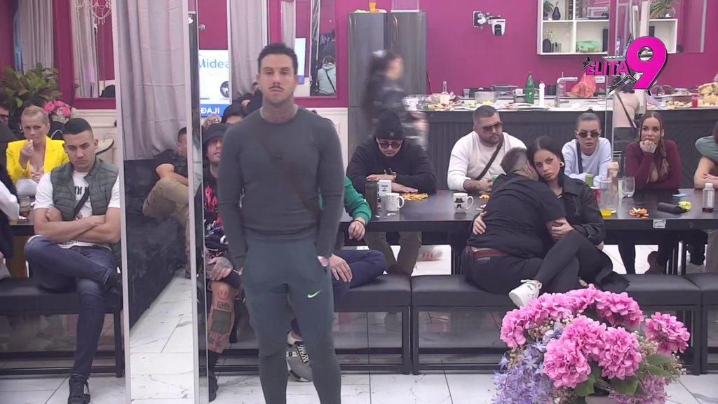 Totalni pad! Đukić joj ponovo dao pedalu pred svima, pa uzdigao Maju: Čim sam ja to mogao sa njom, znači da prema Teodori nisam osećao ništa (VIDEO)