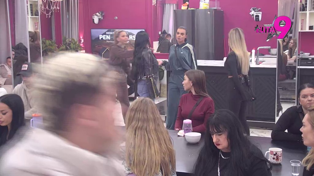 SUDAR TITANA! Maja i Anita oči u oči: Marinkovićeva bez zadrške udarila na Anitinu drugaricu, Asmin izneo svoja saznanja (VIDEO)