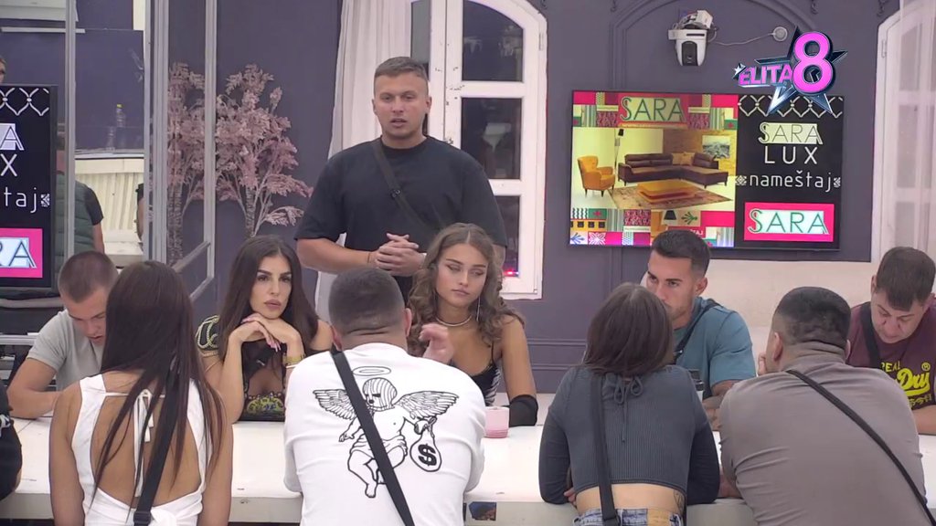 Novi udarac za Anđelu Đuričić: Peni, urla i plače dok Karić hvali Gastoza, a onda šok potezom pokušala da ih ponizi kao nikad do sad! (VIDEO)