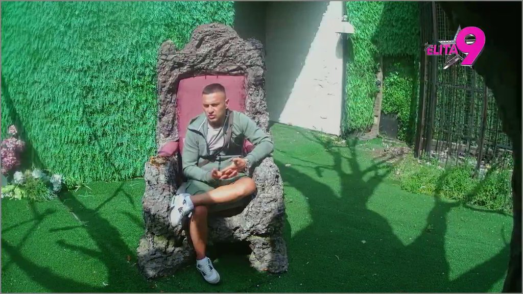 Kad joj vidim čelo, ocrtaju joj se venice, znam da plače... Bebica otvorio dušu i otkrio šta će dalje raditi sa Teodorom, a onda odao tajnu: Anđelo je ODLEPIO za Stanijom, meri joj stopala! (VIDEO)