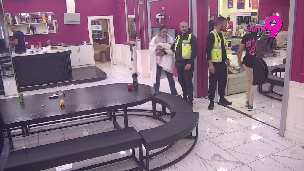 Novi haos Bore i Anastasije: Pljušte nikad brutalnije uvrede, obezbeđenje radi punom parom! (VIDEO)