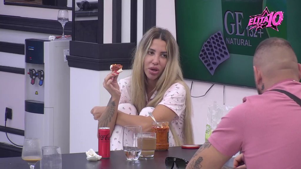 Nekoliko 'Dabrica' fora i već je gotova: Car u par poteza obrlatio Aneli, Đukić bi pozeleneo od muke da vidi ovaj prizor! (VIDEO)