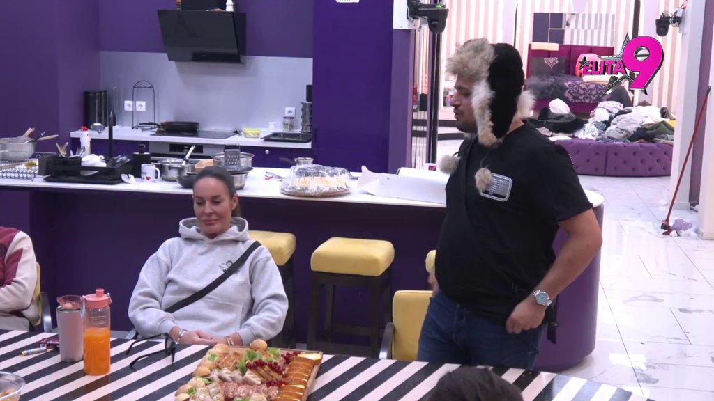 CHAT GPT joj je zakržljao: Bora Santana prozvao Vanju, Maja obrisala patos s Boginjom i Prodanovićkom: Kao da su ih iz štale pustili... (VIDEO)