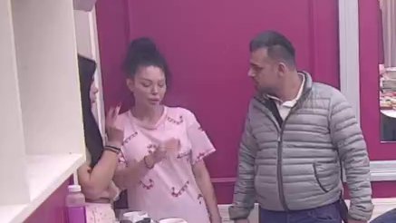 Maja Marinković totalno van sebe: Slomila se od tuge i bola zbog smrti Makija frizera, posle Elite ide pravo u crkvu da mu zapali sveću! (VIDEO)