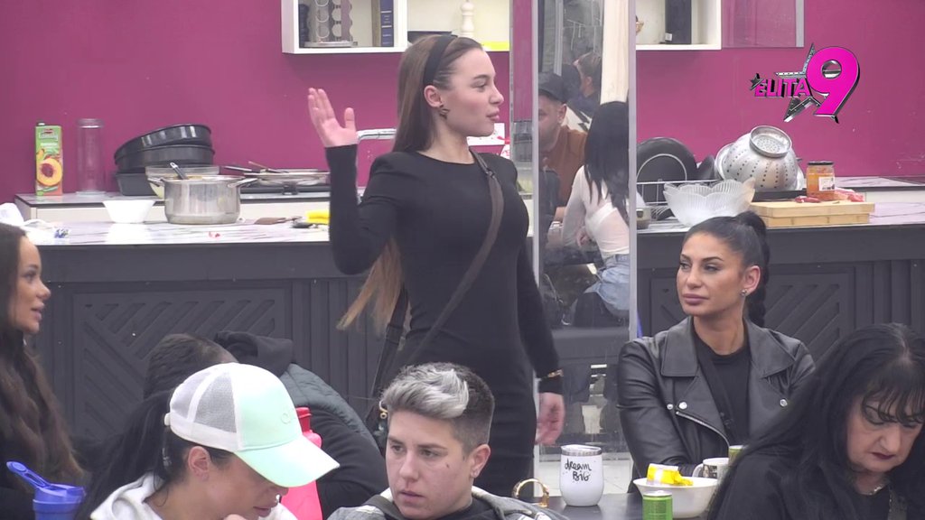 To je naša utešiteljka, zeka srećko: Luksa ne čudi što je Sara završila u Borinom krevetu, odmah je napljuvao! (VIDEO)